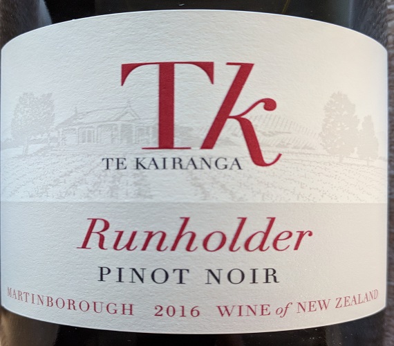 Video Review : Te Kairinga 2016 TK Runholder Pinot Noir (New Zealand)